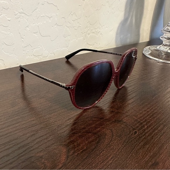 Valentino Sunglasses Women's Striped‎ Red Black Gradient Grey 57mm - Picture 2 of 9